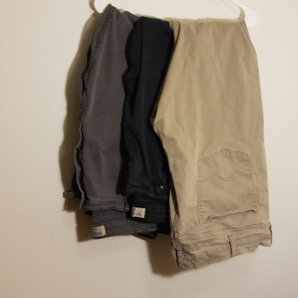 3 Wrangler Flex Straight Fit Pants